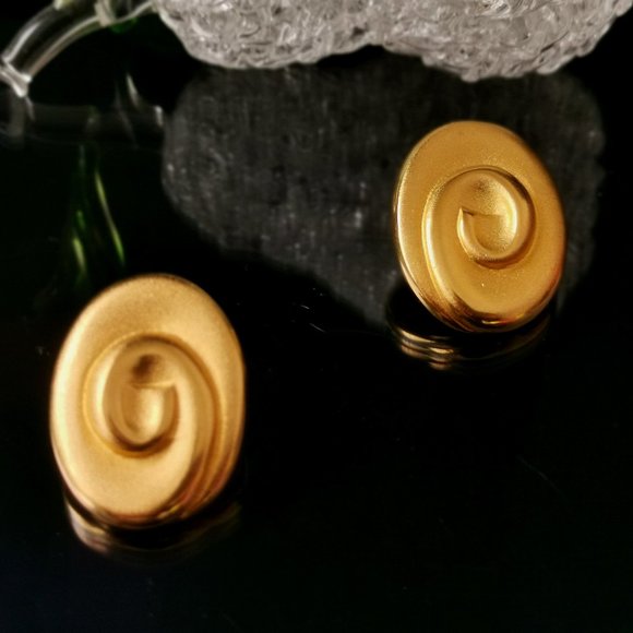 Vintage Gold Tone Oval Shape Pierced Earrings - Picture 2 of 7